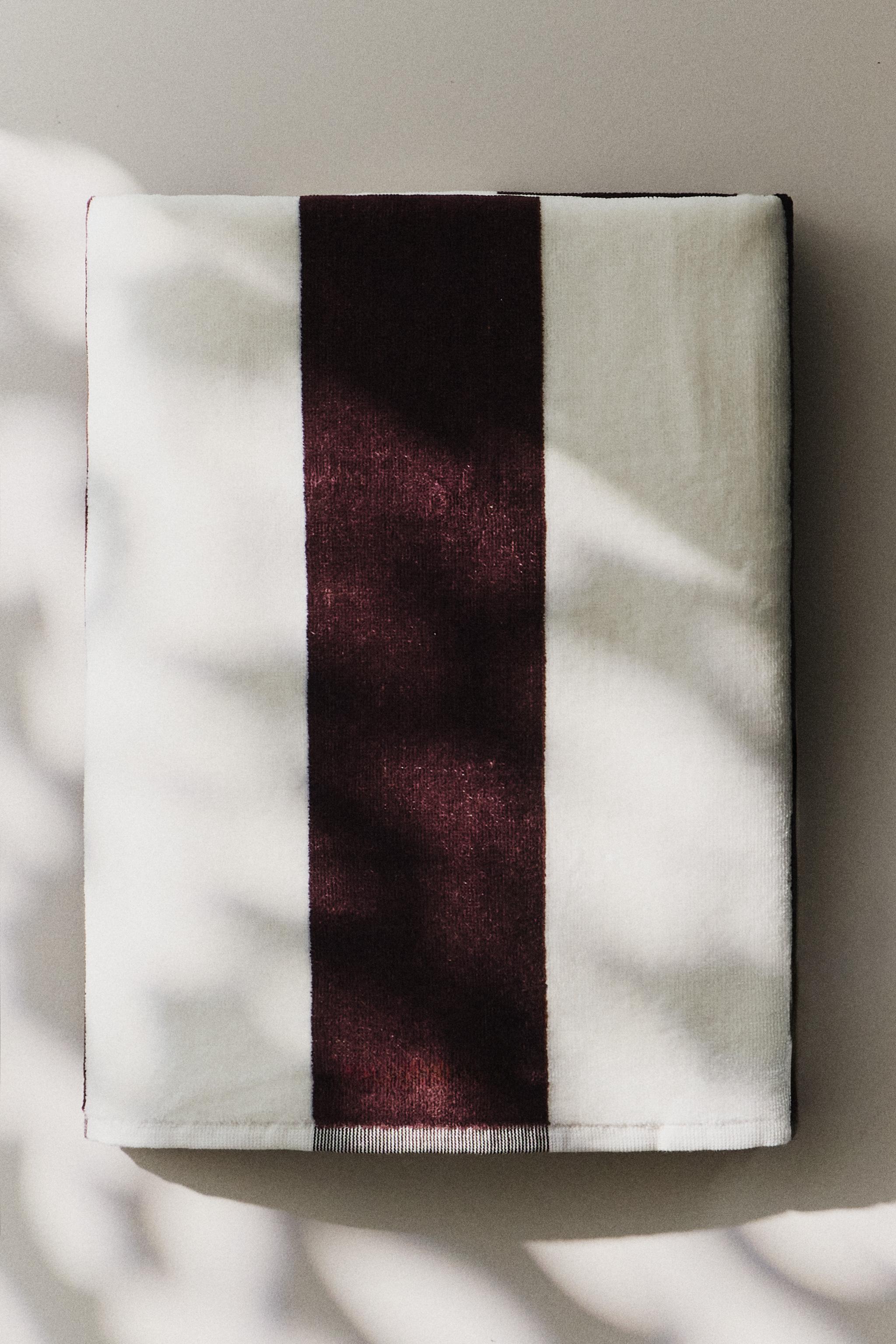 STRIPED BEACH TOWEL